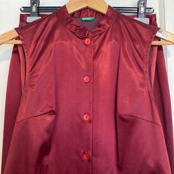 Vintage United Colours of Bentton satin pantsuit. - Picture 2 of 3